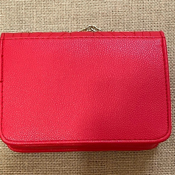 ❤️NEW ARRIVAL! Red Crossbody Shoulder Handbag - Picture 2 of 6